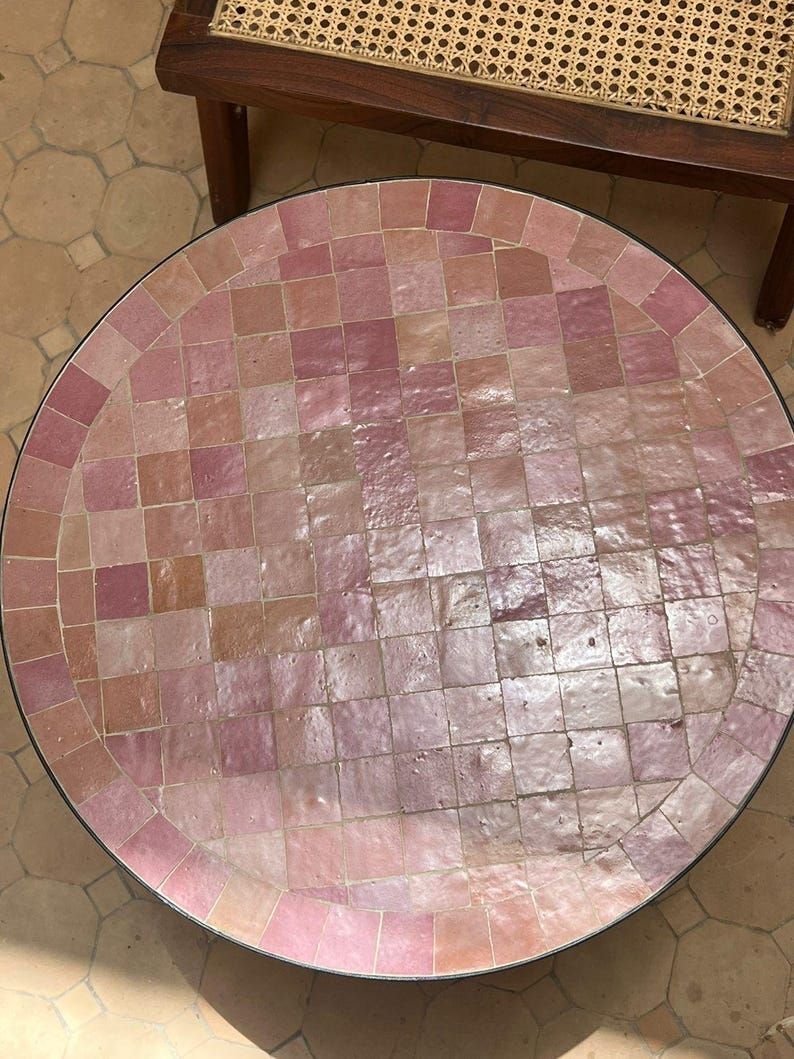 Mesas Zellige rosa desde