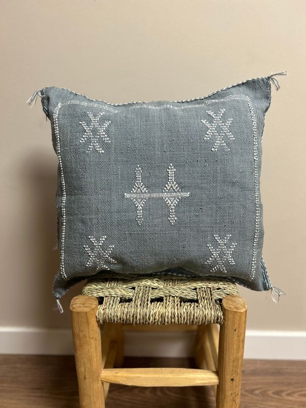 Cojín Sabra Charkia Gris