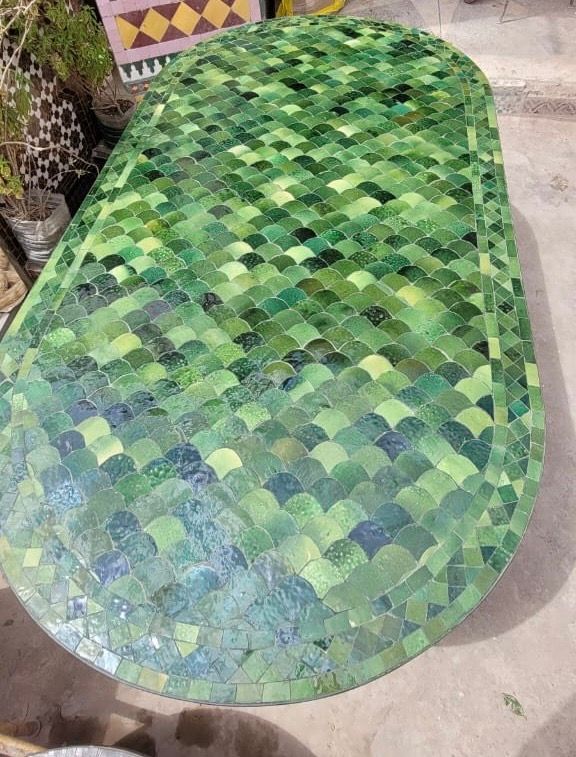 Mesa Zellige escamas Tamegroute ovalada desde