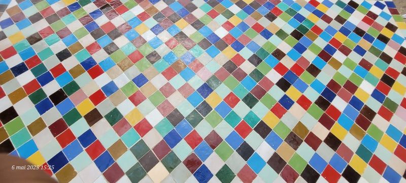 Mesas Zellige multicolor desde