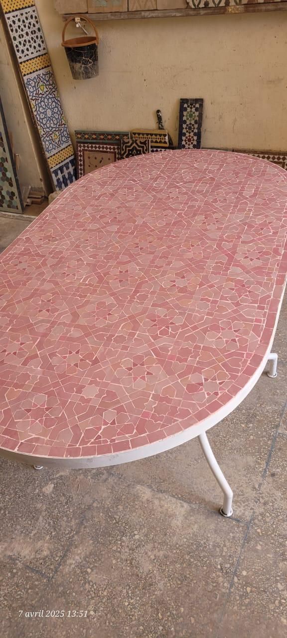 Mesa  Zellige rosa desde