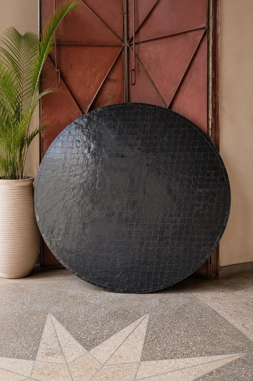 Mesa Zellige circular escamas negra desde Mesa Zellige circular escamas negra desde