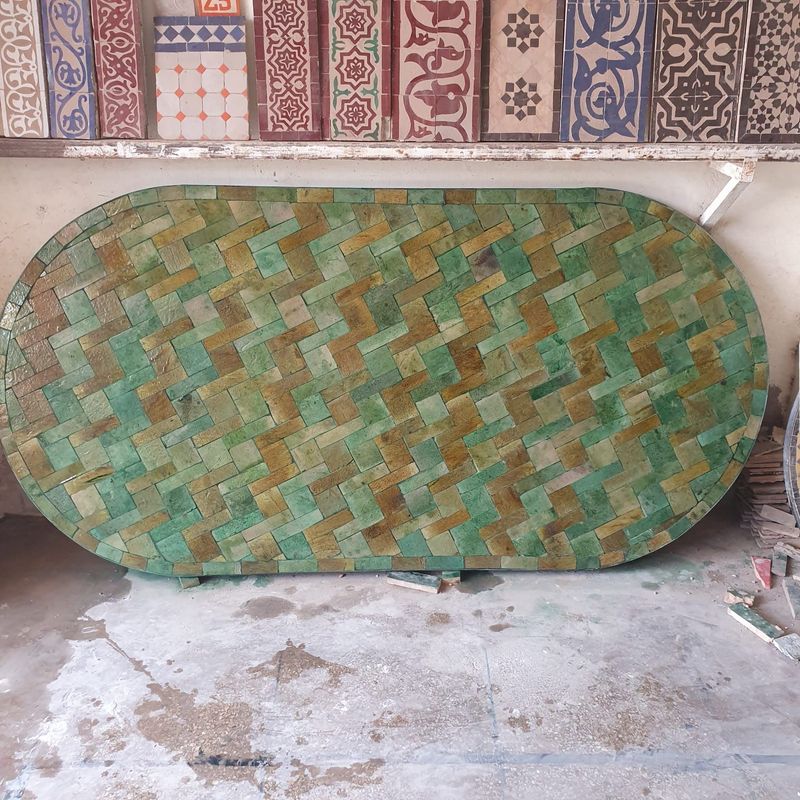 Mesa Zellige Tamegrout ocre y verde desde