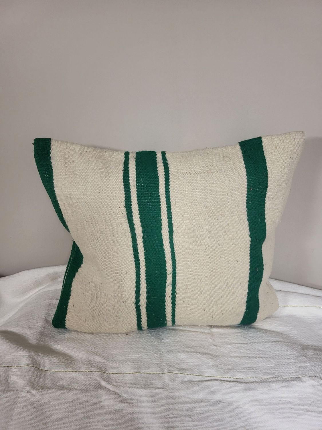 Cojín lana Afra Verde 39x48cm Cojín lana Afra Verde 39x48cm