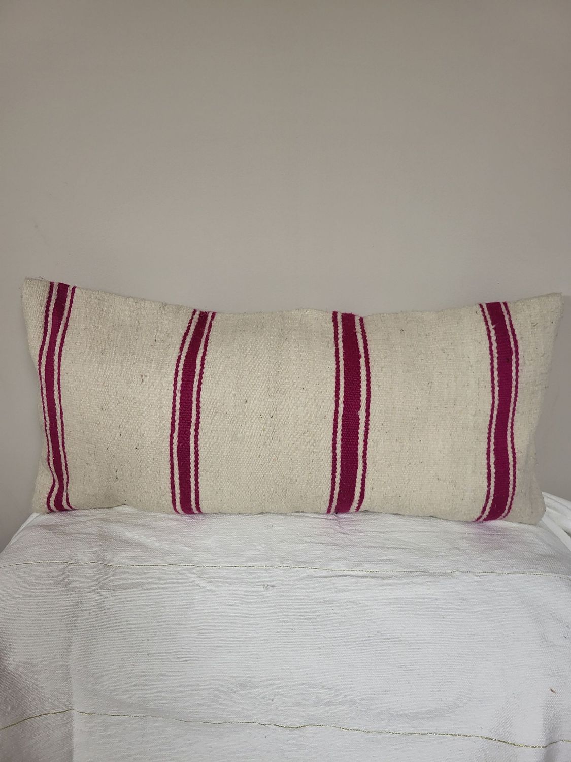 Cojín lana Afra Fuscia 80x36cm