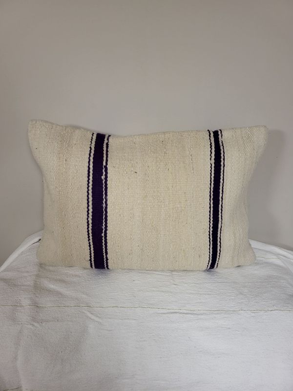 Cojín lana Afra Morado 60x39 cm