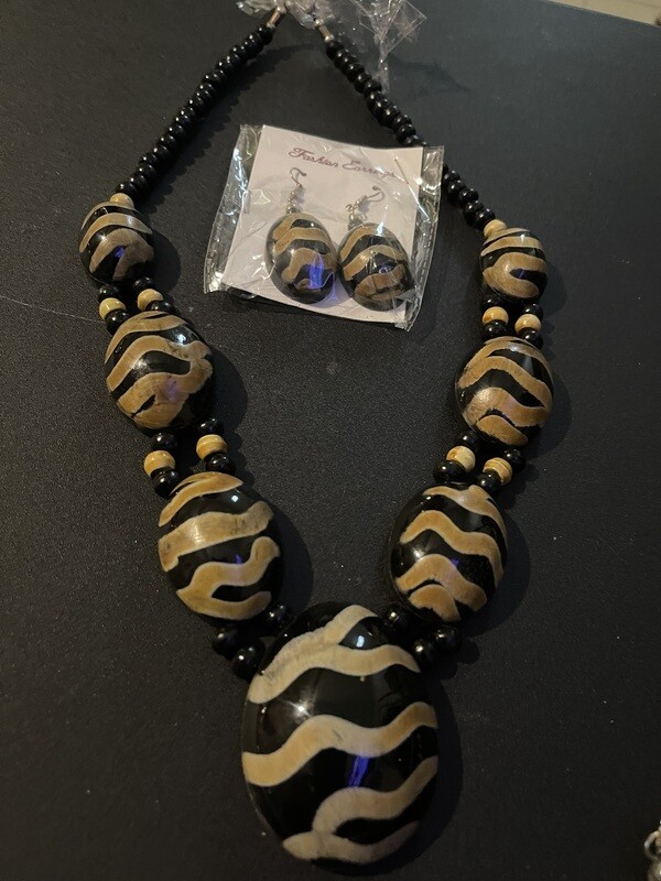 Massive Spotted Horn Necklace &amp; Earrings