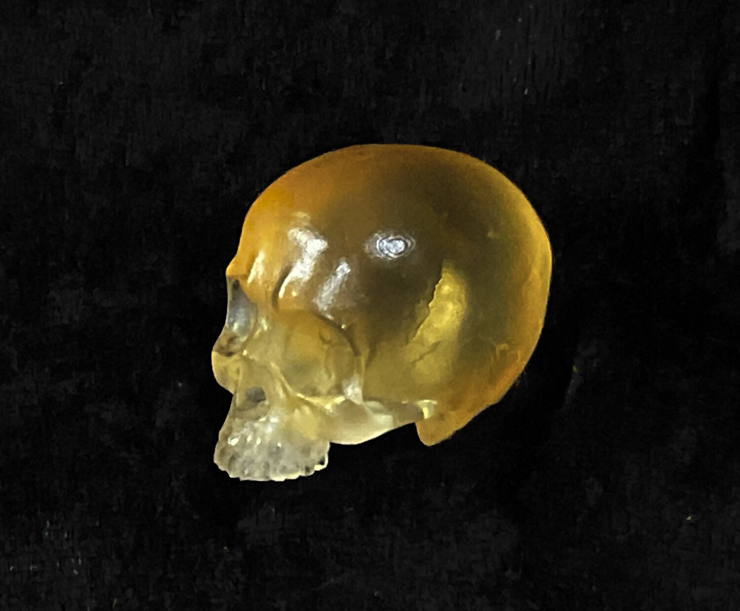 Amber crystal skull 1:6th scale accessory