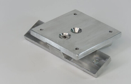 SEA ARK BRACKET AND SUB PLATE ASSEMBLY