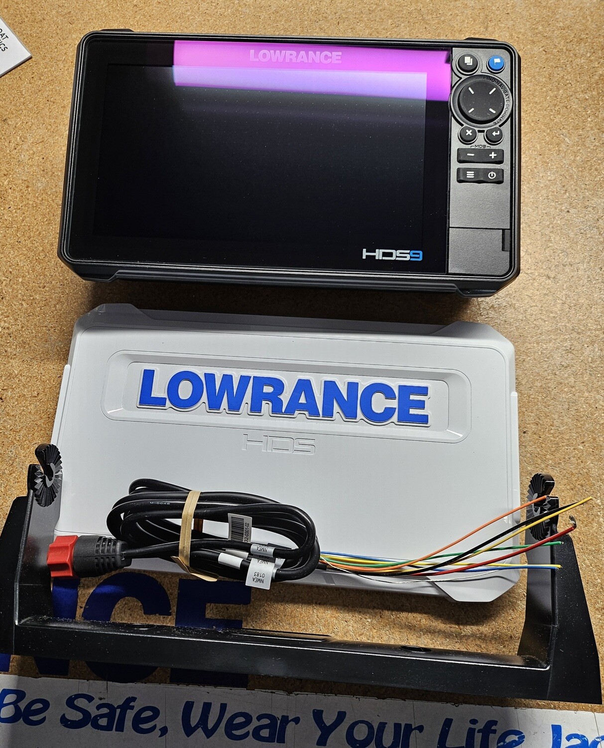 Lowrance HDS-9 Pro/ OPEN BOX DEAL