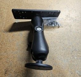 RAM MOUNT  UNIVERSAL MOUNT/USED