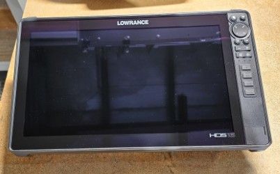 Lowrance HDS 16 Live (NEW) Trade IN