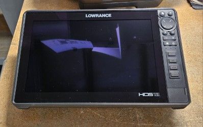 Lowrance HDS 12 Live with 3n1 Transducer/BOTH USED