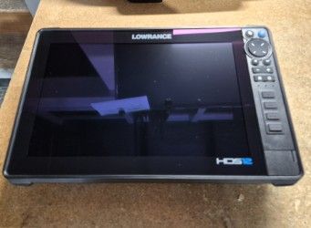 Lowrance HDS PRO 12 w/Preloaded C-MAP   &amp; Active Imaging 3-in-1 Transducer/USED