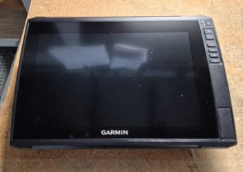 Garmin ECHOMAP Ultra 2 126sv USED / with NEW GT56UHD-TM Transducer (Display Model from Last year)