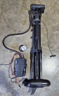 Lowrance Ghost® Trolling Motor 47"/USED In Store Pick-up Only