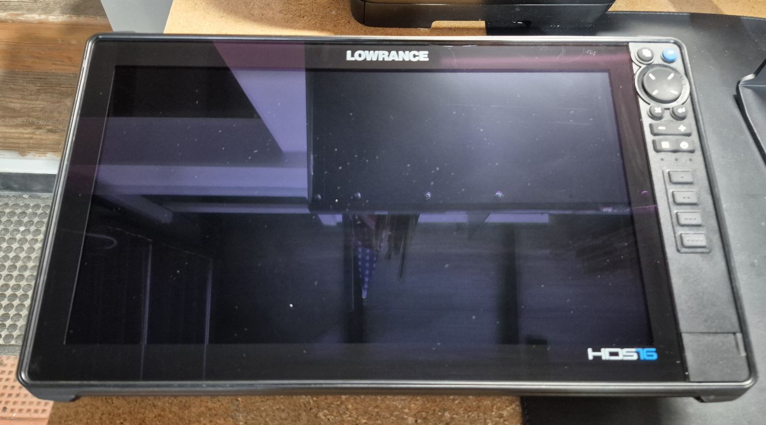 Lowrance HDS-16 Pro/ USED