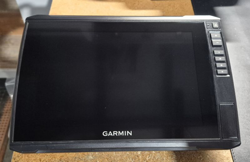 Garmin EchoMap Ultra 2 106sv/USED