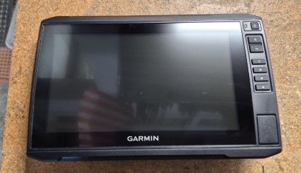 GARMIN ECHOMAP UHD 93SV (USED) W / (NEW) GT54UHD-TM TRANSDUCER