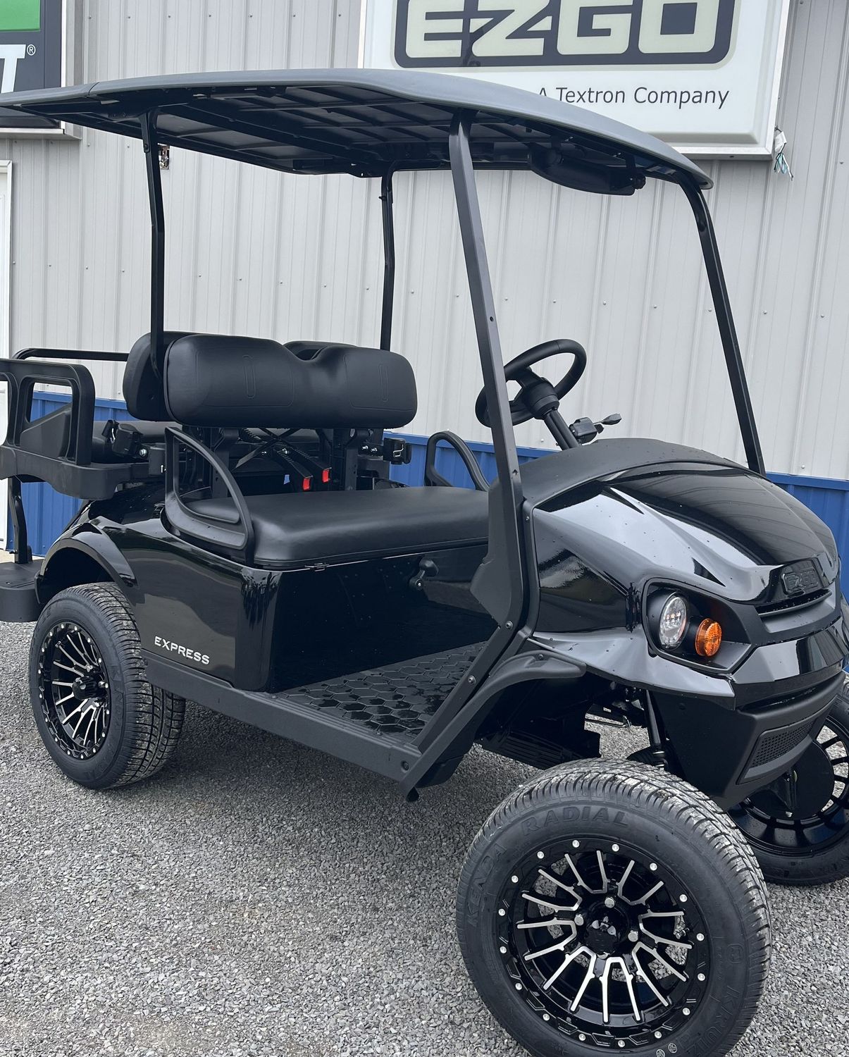 ​2025 EZ Go Express 4 Gas EFI Black
