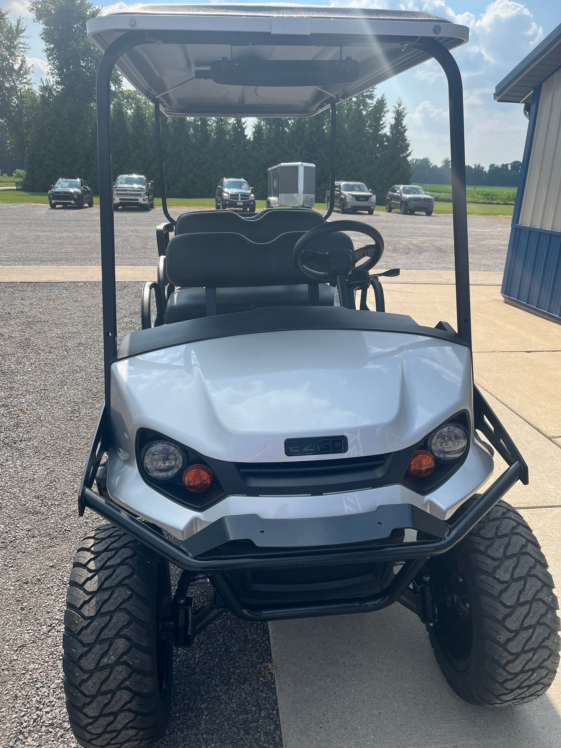 2025 EZ Go Express 6 Platinum