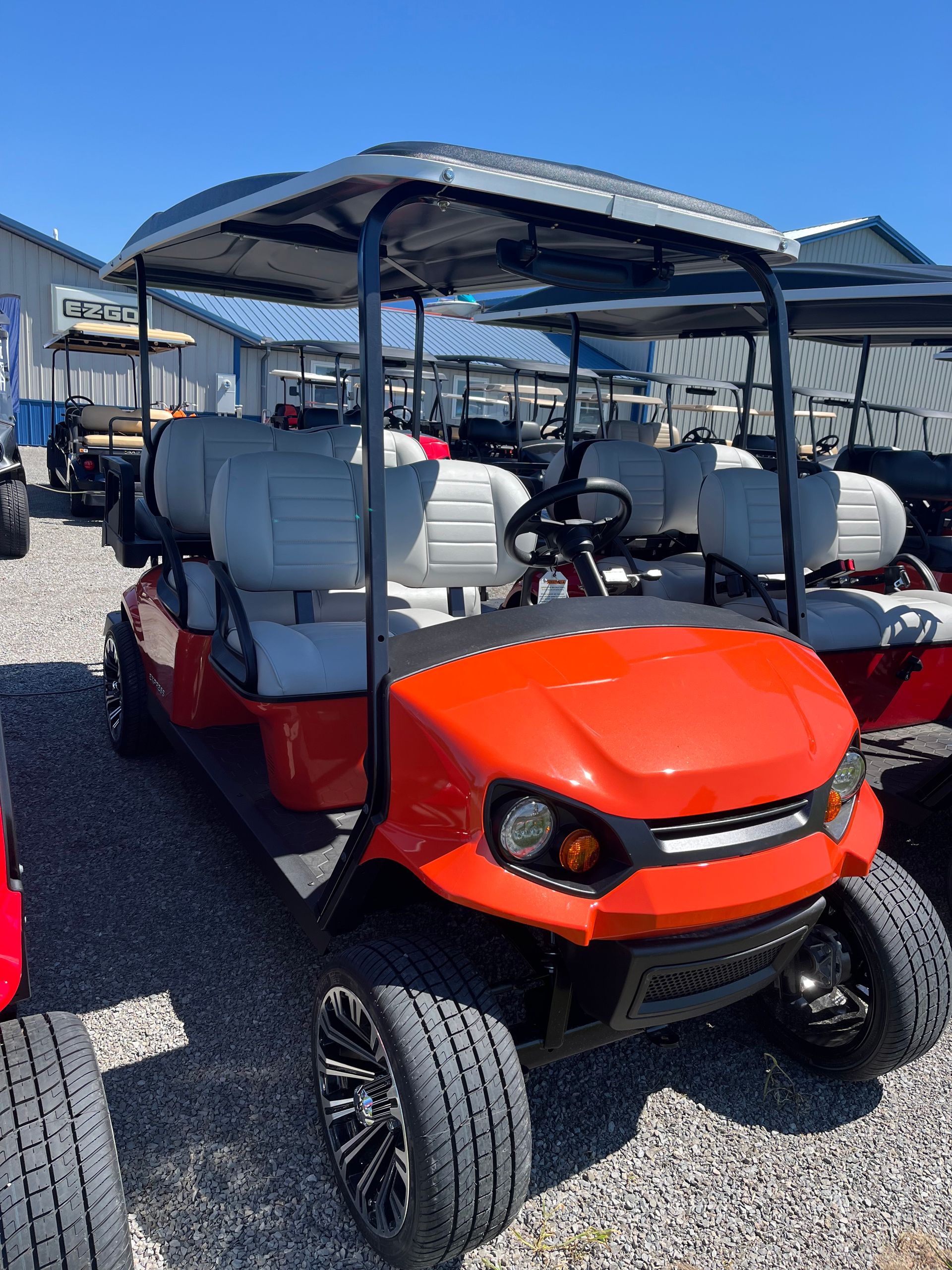 ​2025 E-Z-GO  Express 6 Solar Flare ? non lifted gas golf cart