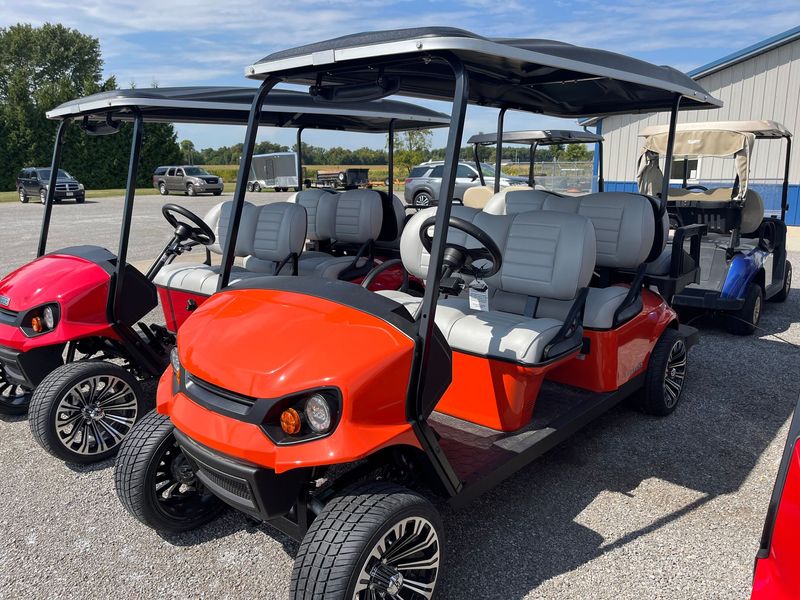 ​2025 E-Z-GO  Express 6 Solar Flare ? non lifted gas golf cart