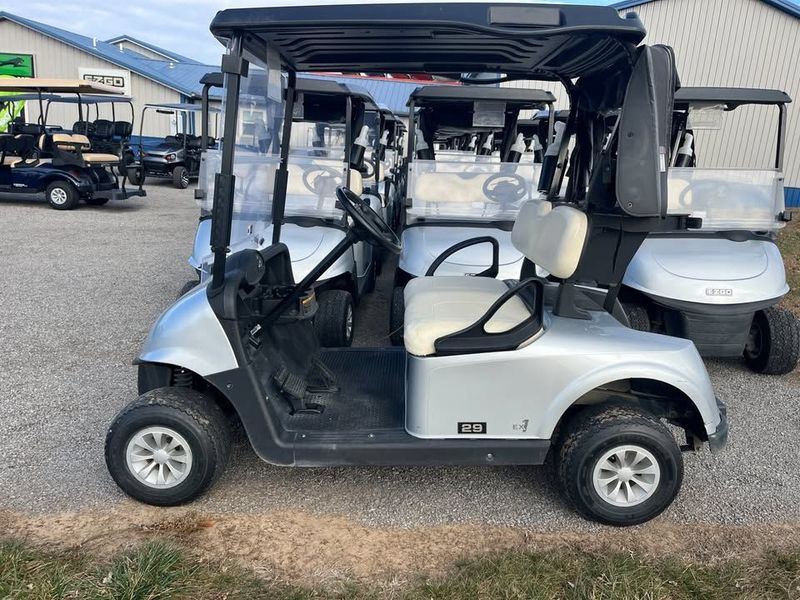 2021 E-Z-GO  RXV Gas Golf Cart