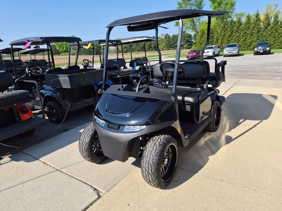 ​2026 EZGO Valor Gas EX1 Golf Cart Black