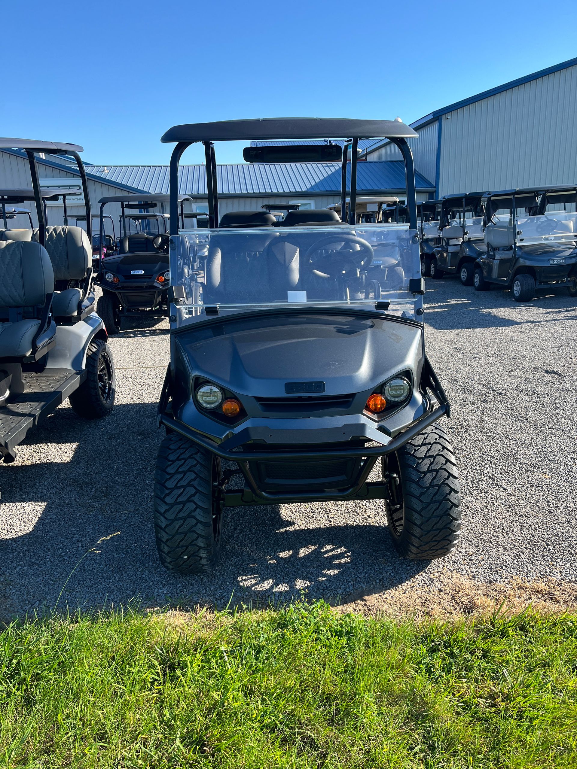 ​2026 E-Z-GO Liberty Elite Lithium Electric Golf Cart in Metallic Charcoal