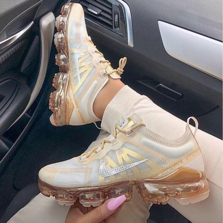nike vapormax 37
