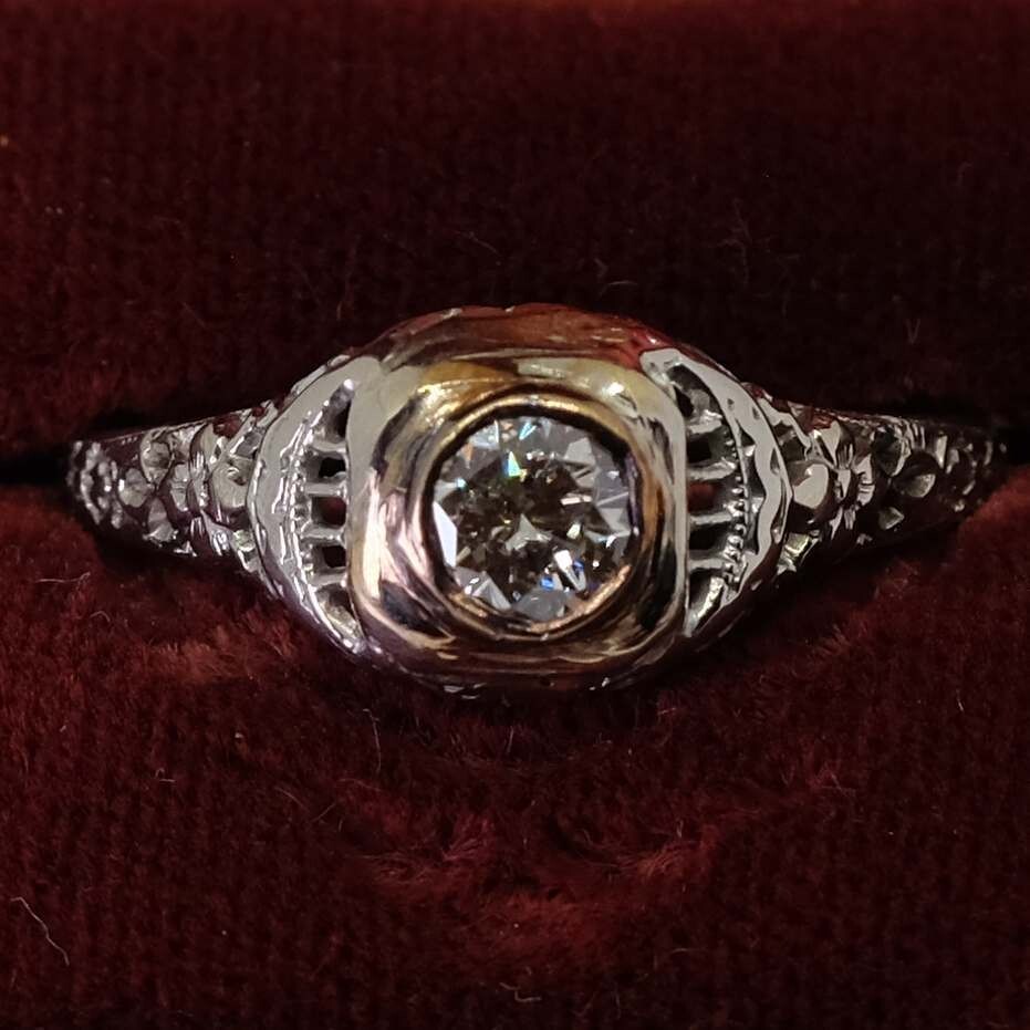 Antique 18K Gold 0.6 ct Diamond Ring