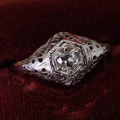 Antique 18K Gold Filigree Diamond Ring