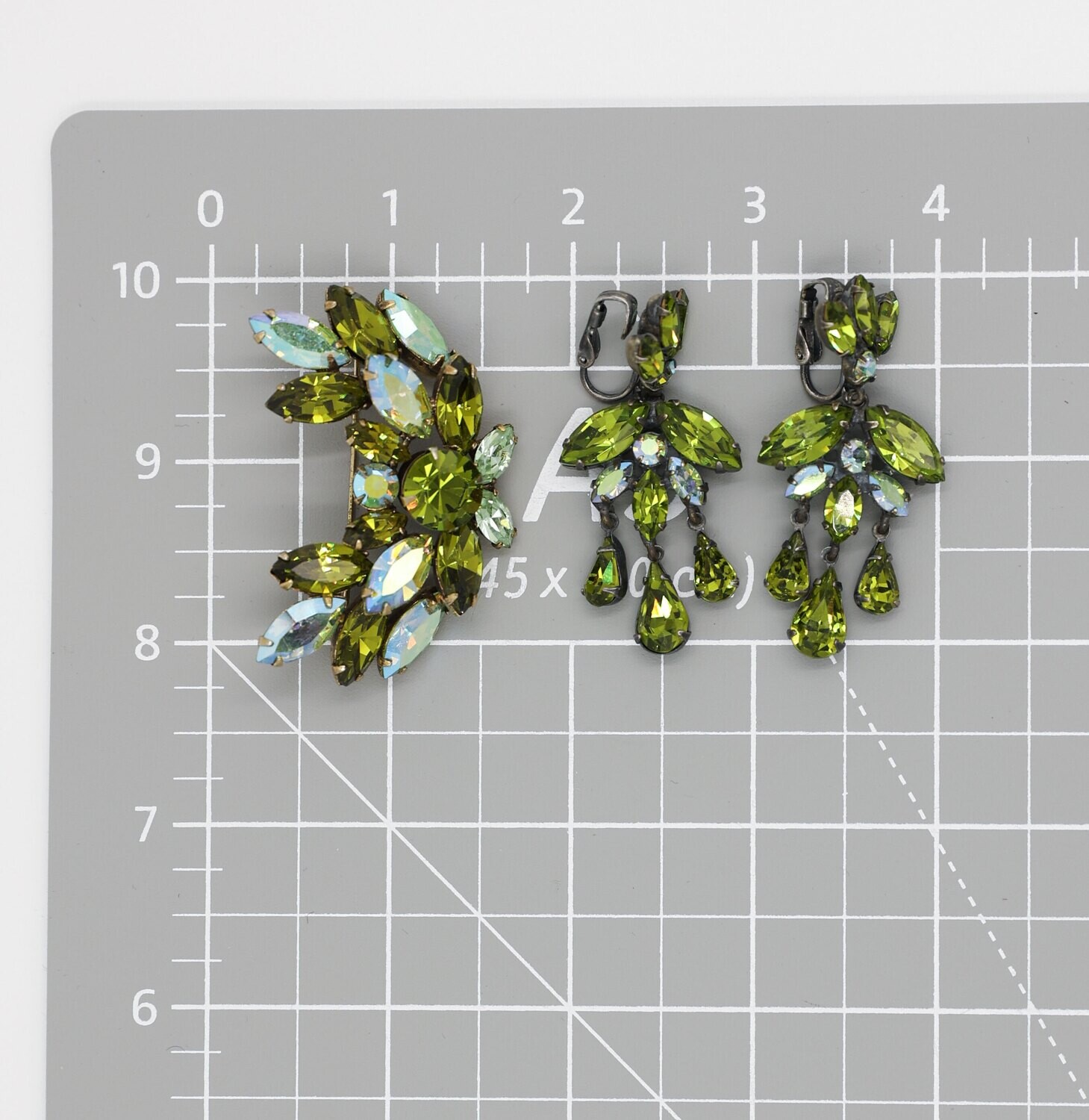 Vintage Regency Olive Pin and Dangle Earrings Set