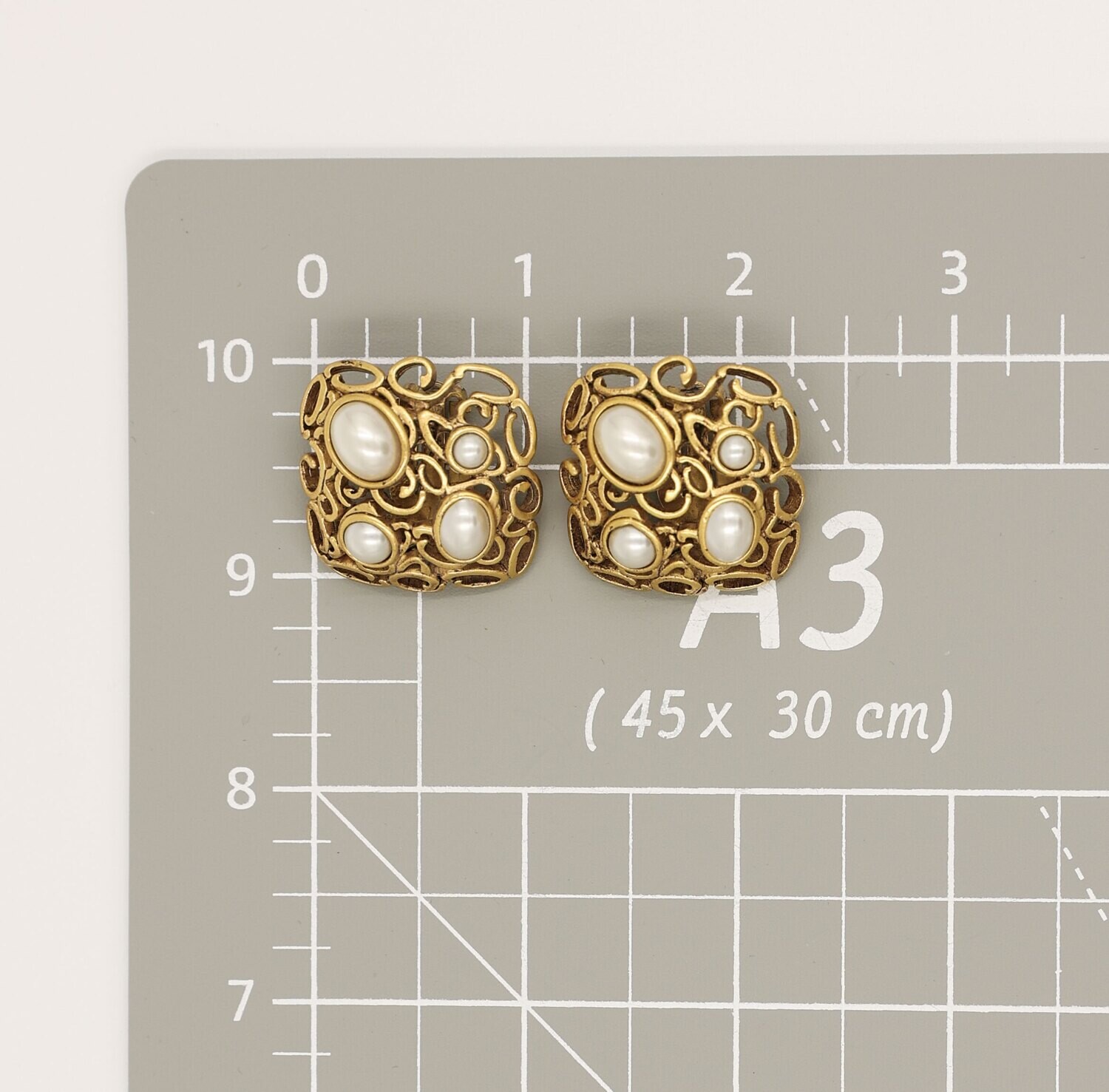 Oscar de la Renta Vintage Earrings