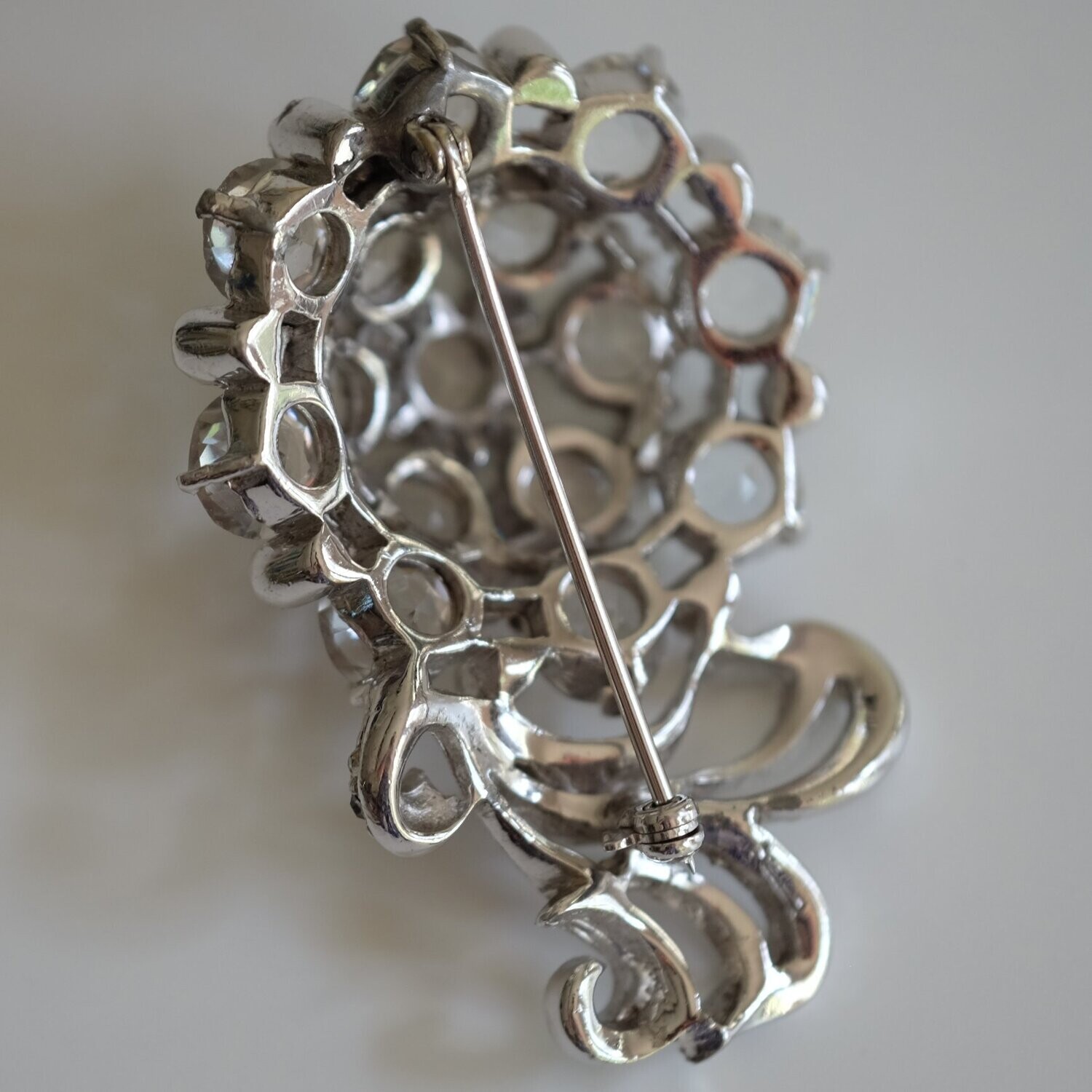 Reja Clear Rhinestones Flower Pin Unsigned