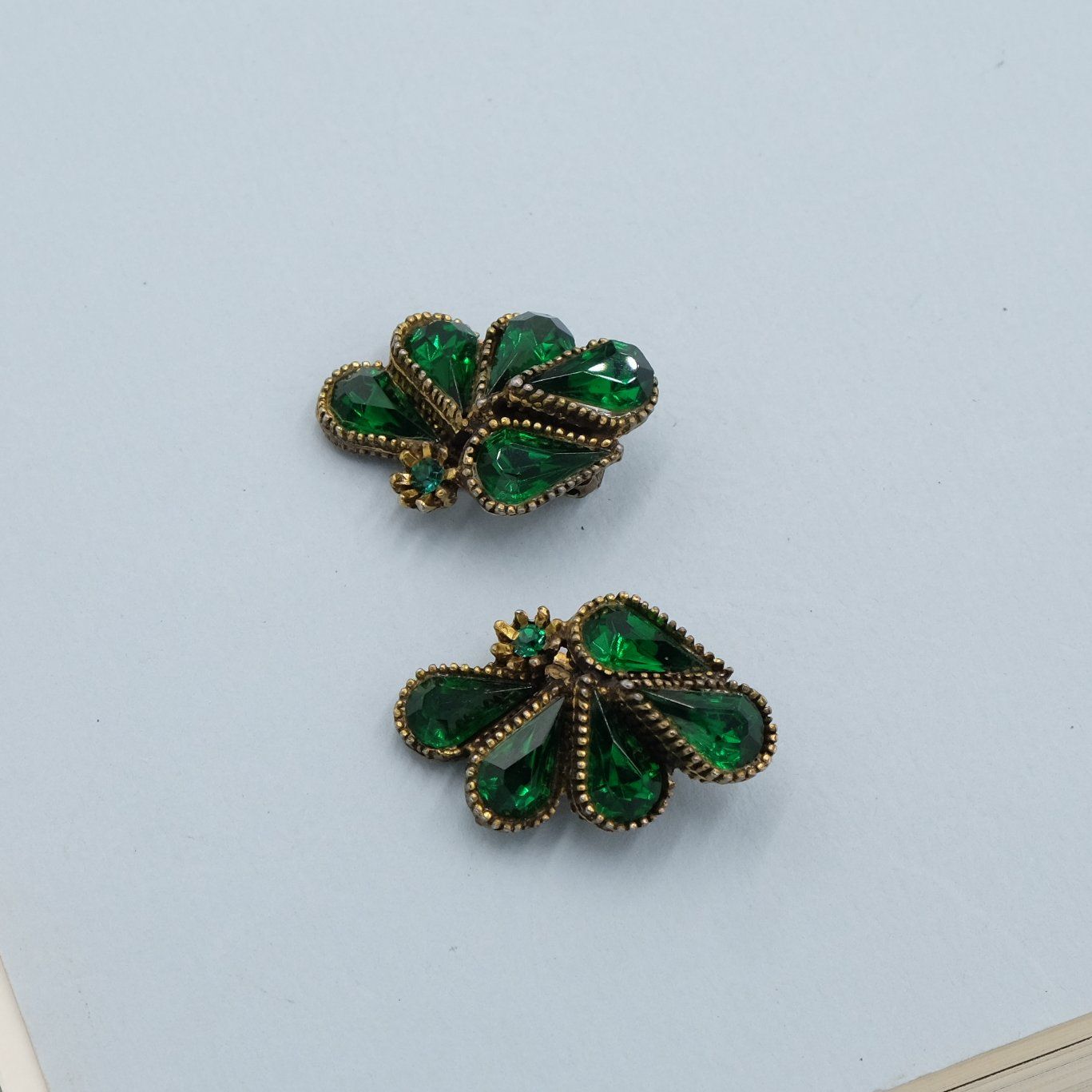 Midcentury Green Rhinestone Earrings Teardrop 1950&#39;s