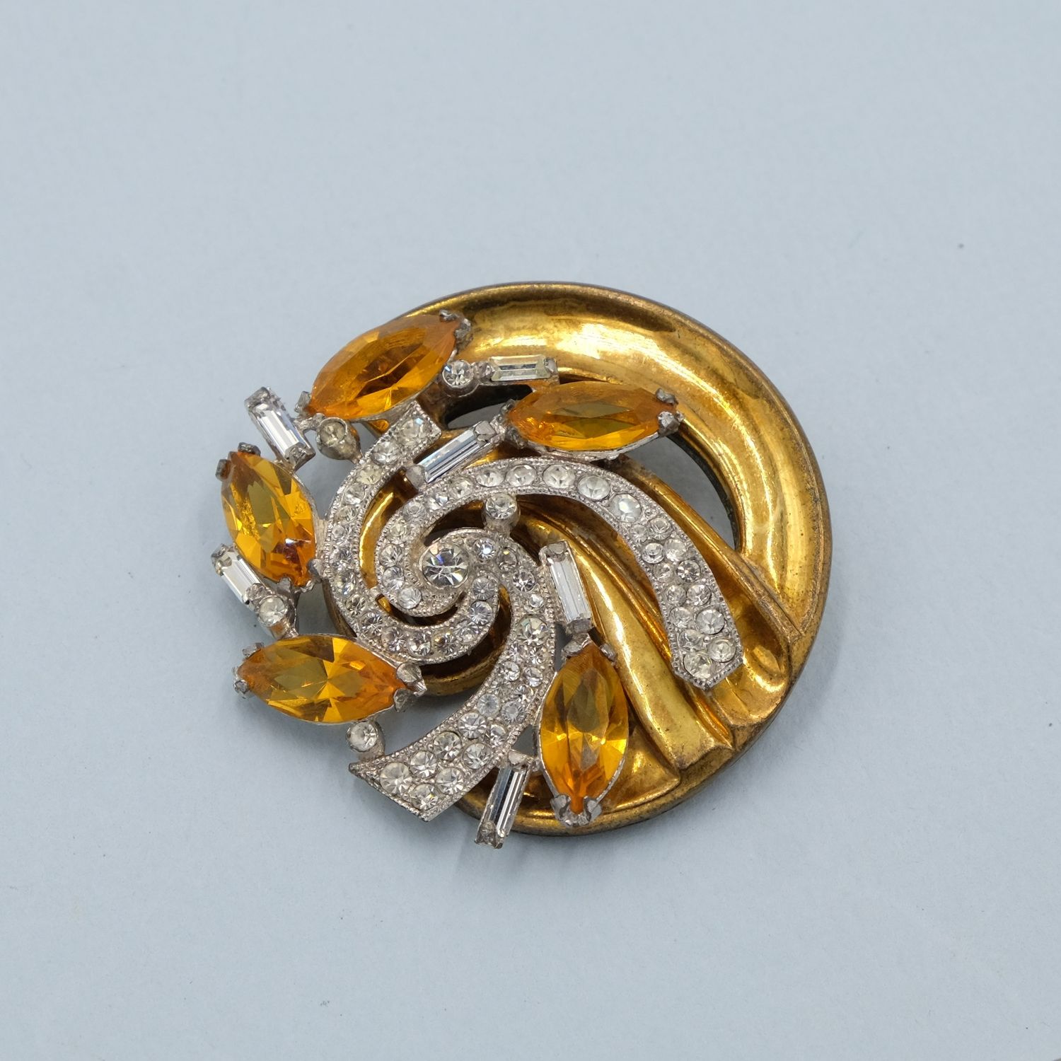 McClelland Barclay Round Pin 1940s