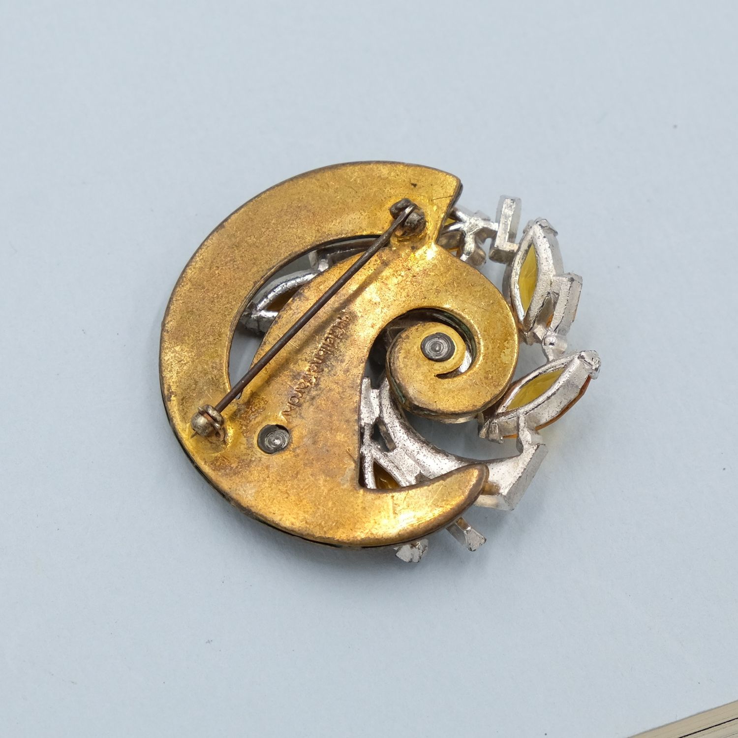 McClelland Barclay Round Pin 1940s
