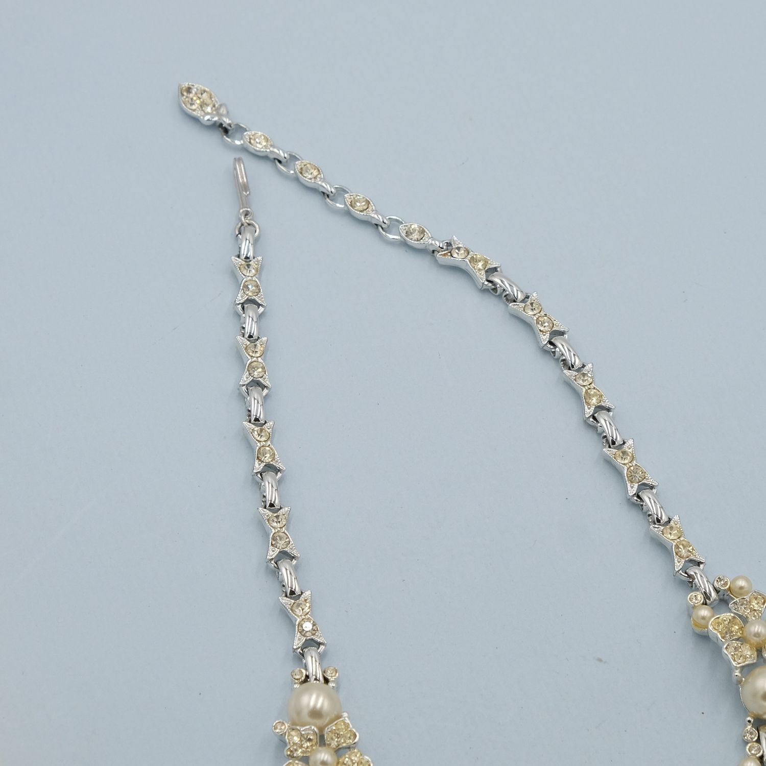 Kramer Flower and Faux Pearls Necklace 1950s