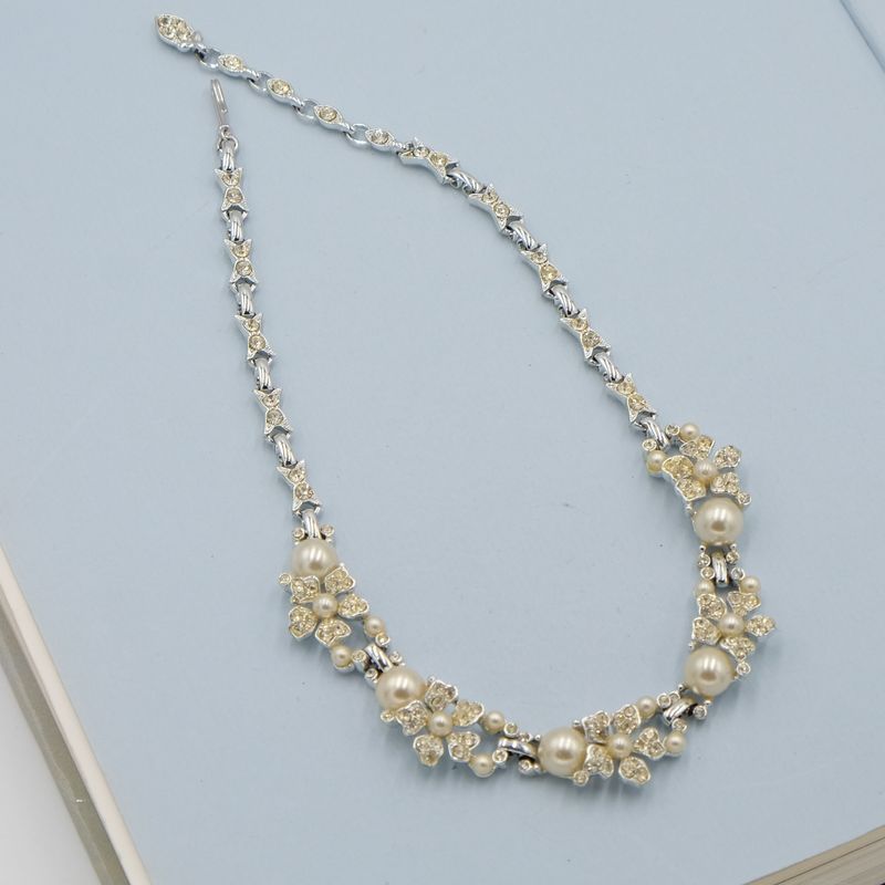 Kramer Flower and Faux Pearls Necklace 1950s