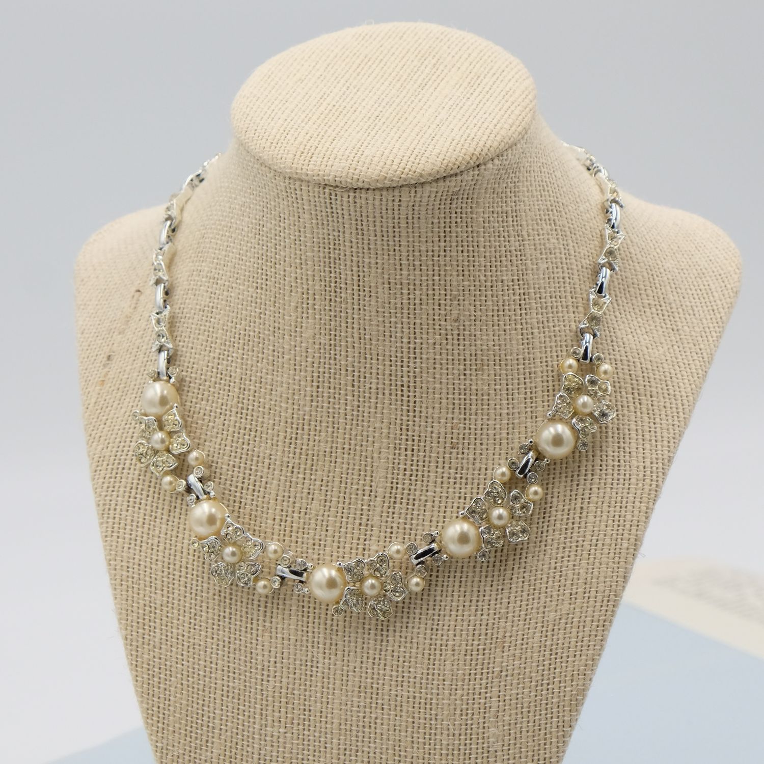 Kramer Flower and Faux Pearls Necklace 1950s