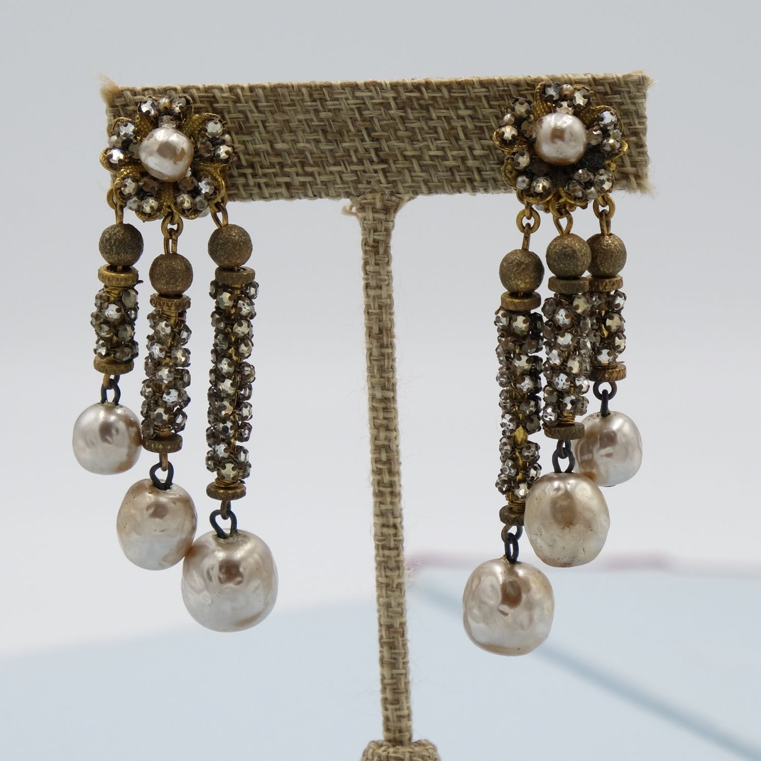 Haskell Graduate Length Rose mantle 3 dangle pearls 1950s