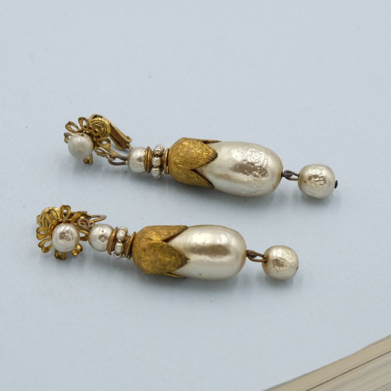 Miriam Haskell Drop teardrop pearls and dangle Earrings 1960s
