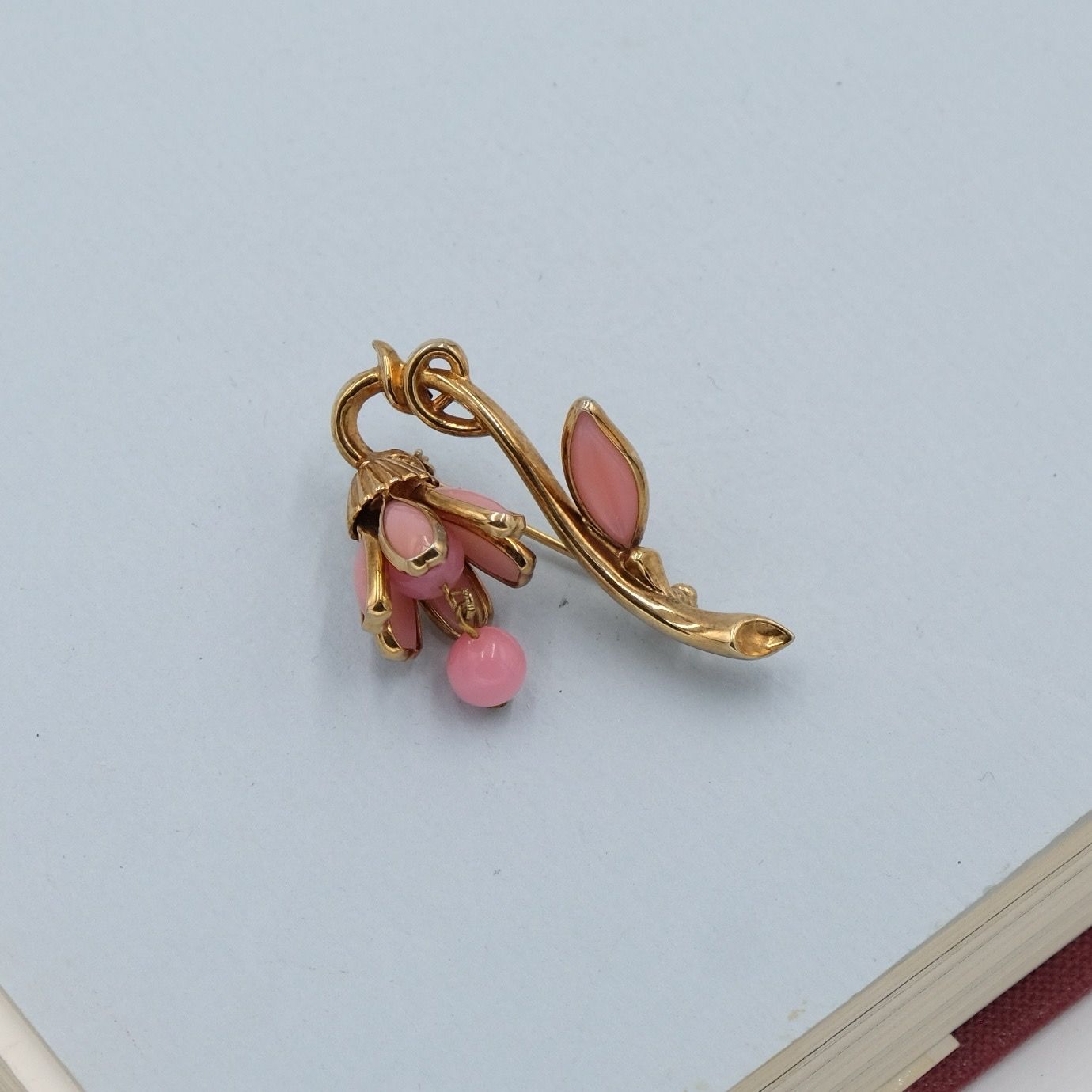 Vintage Trifari Poured Glass Flower Pin 1950s