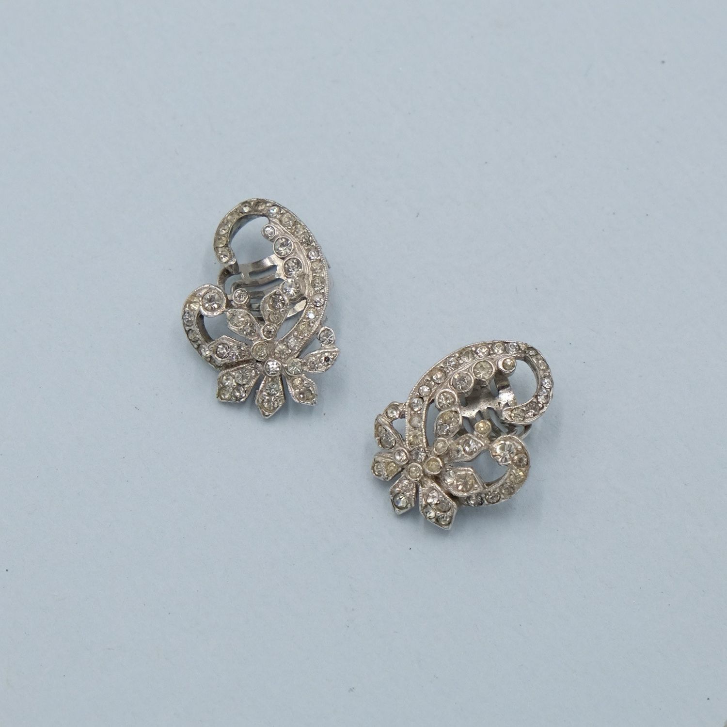 Vintage Trifari Flowers Clear Rhinestones Earrings 1950s
