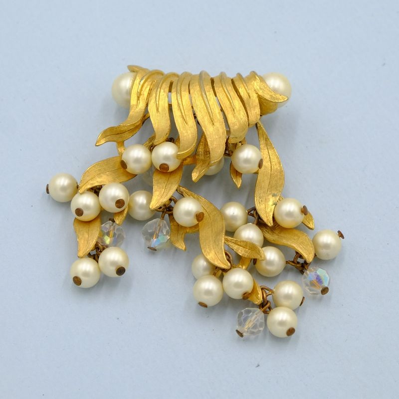 Vintage Kramer Dangle Brooch 1960s