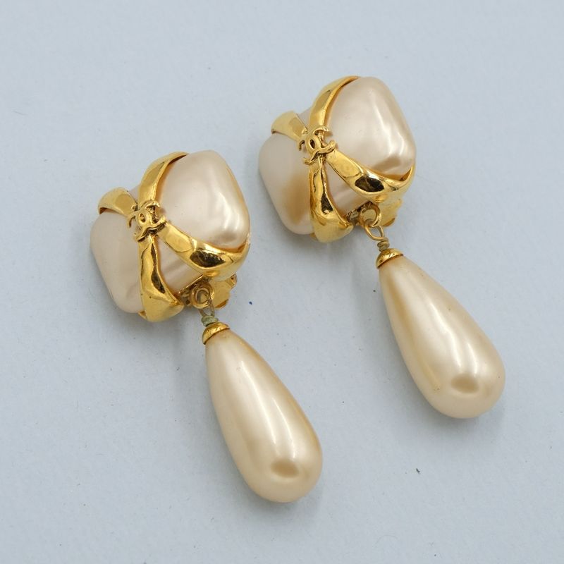 Vintage Chanel Pearl Drop Earrings 1990s