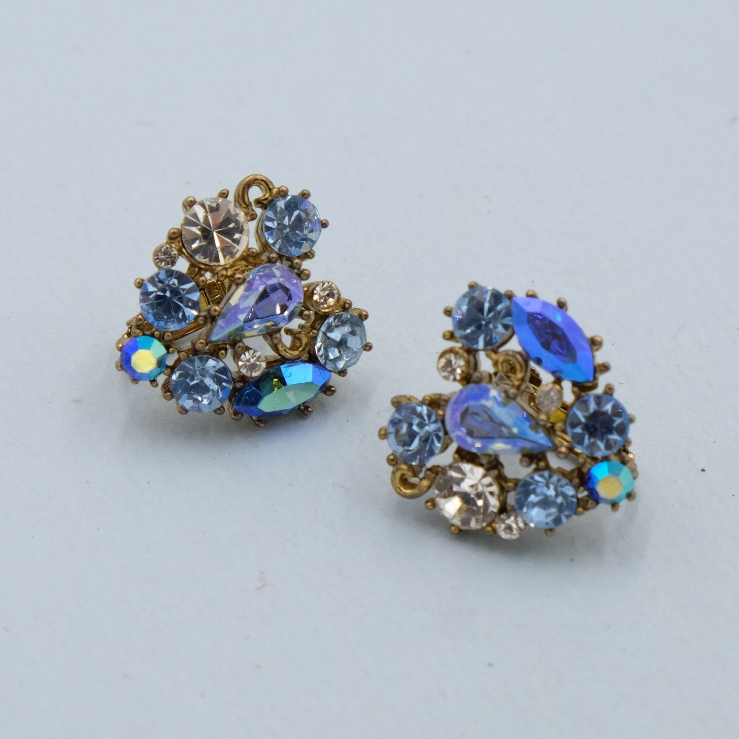 Vintage Heart with blue Rhinestones Earrings 1960s