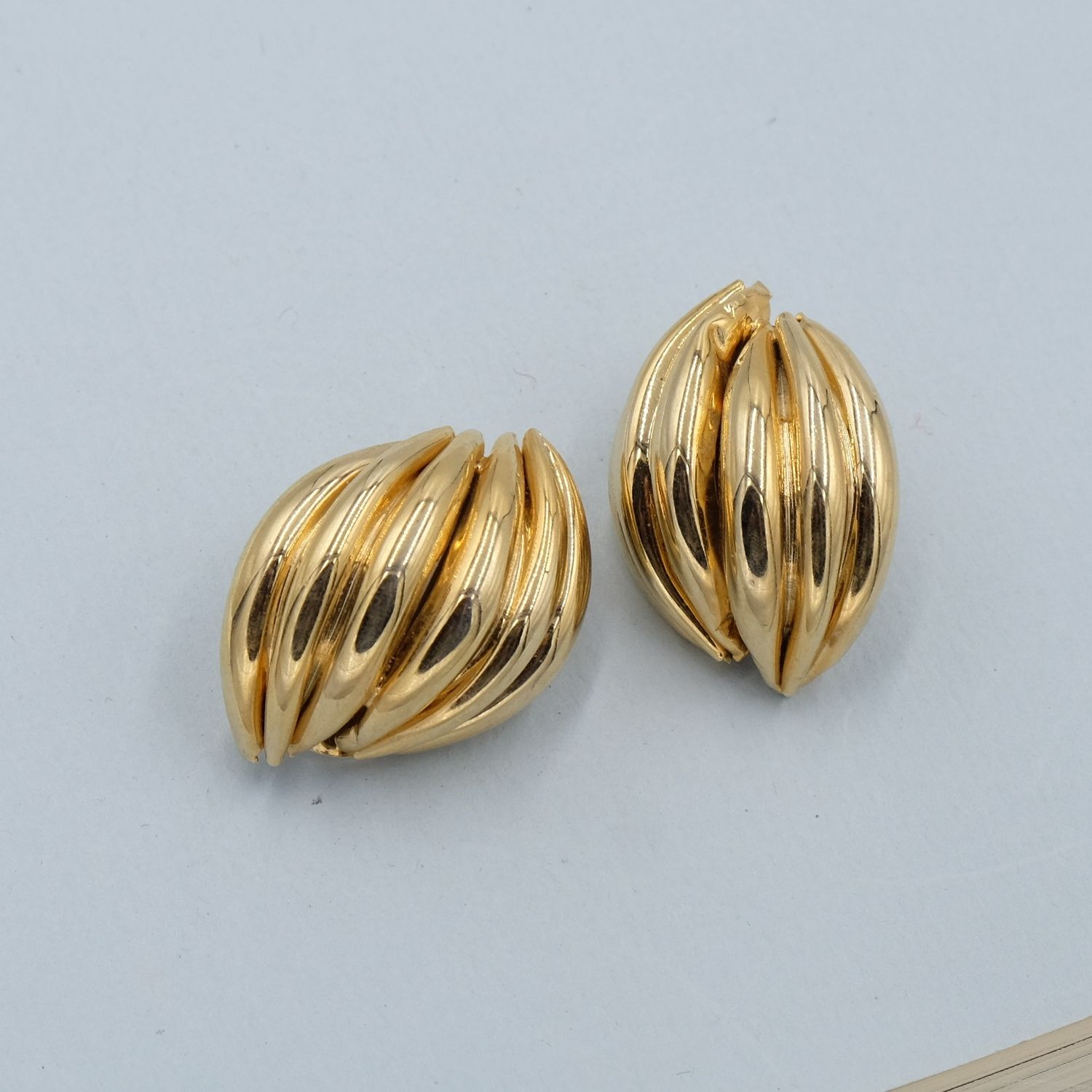 Vintage Large Oval Goldtone Earrings 1980s